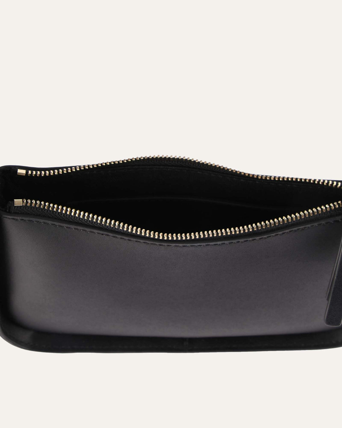 SCOUT SHOULDER BAG BLACK LEATHER