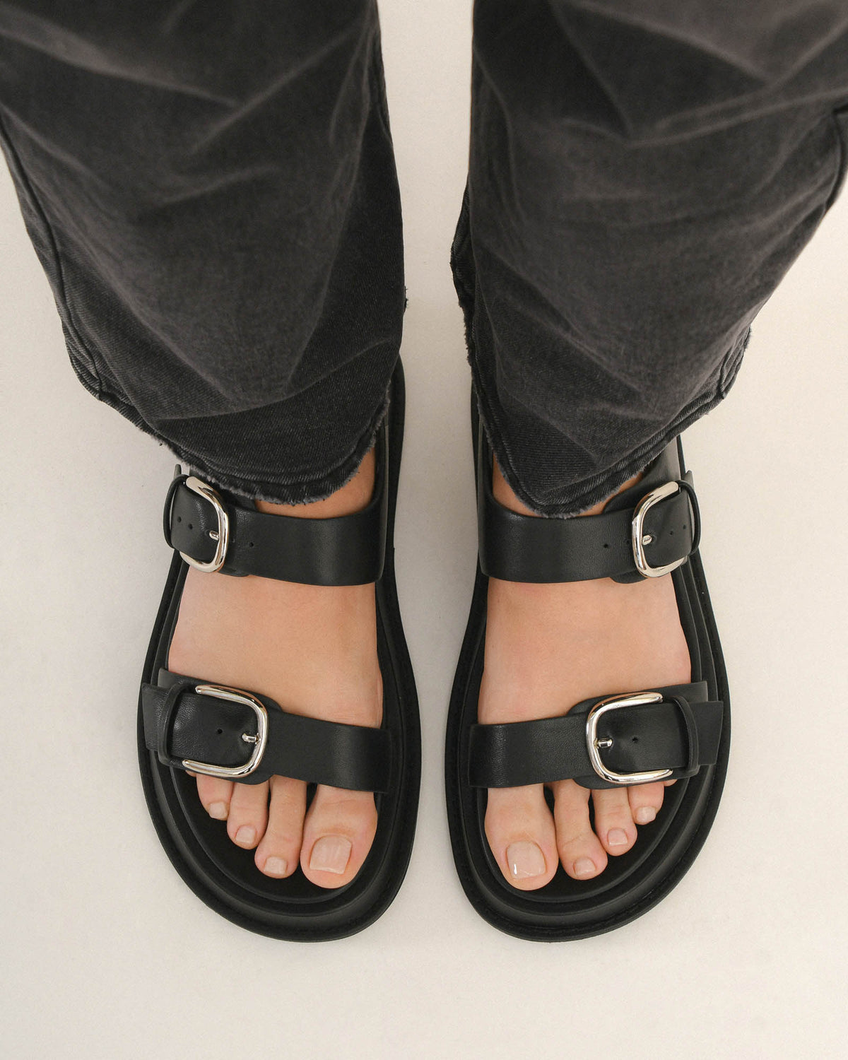 MABEL FLAT SANDALS BLACK LEATHER