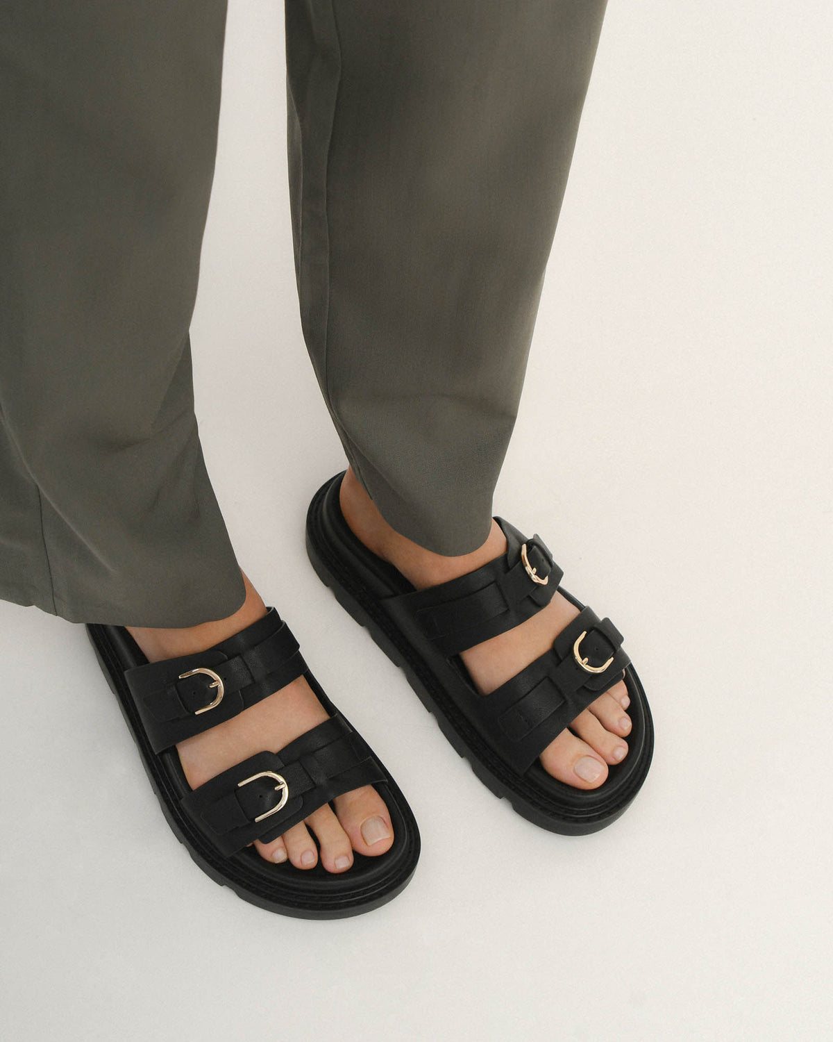 VICHY FLAT SANDALS BLACK LEATHER