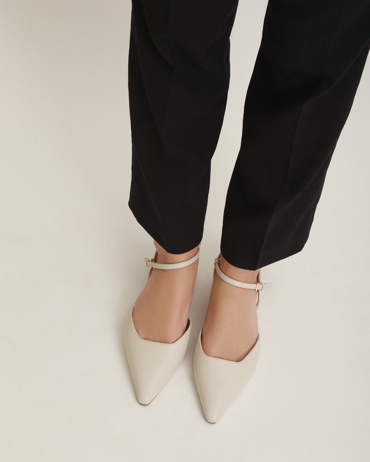 VIRGINIE DRESS FLATS OFF WHITE LEATHER