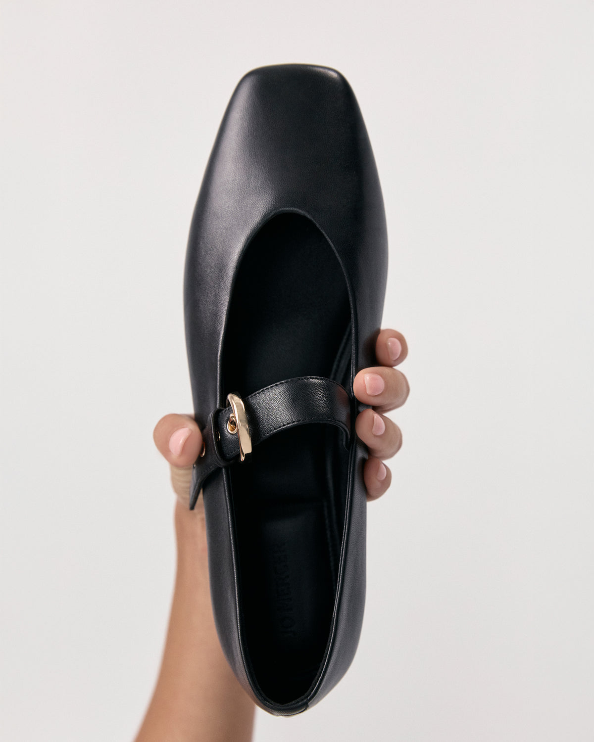 ANNABELLE CASUAL FLATS BLACK LEATHER