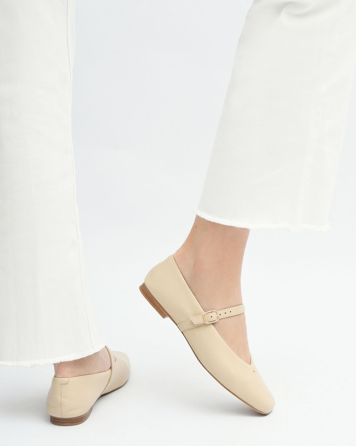 APRIL CASUAL FLATS SAND LEATHER