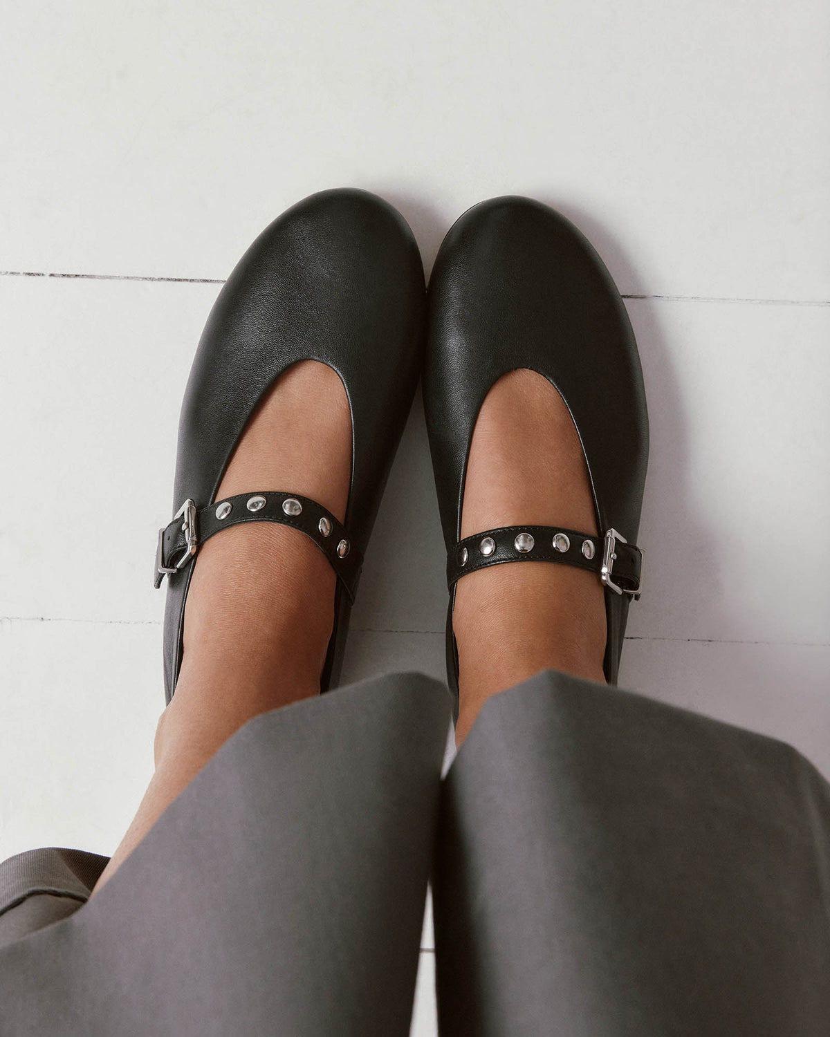 GISELLE CASUAL FLATS BLACK LEATHER