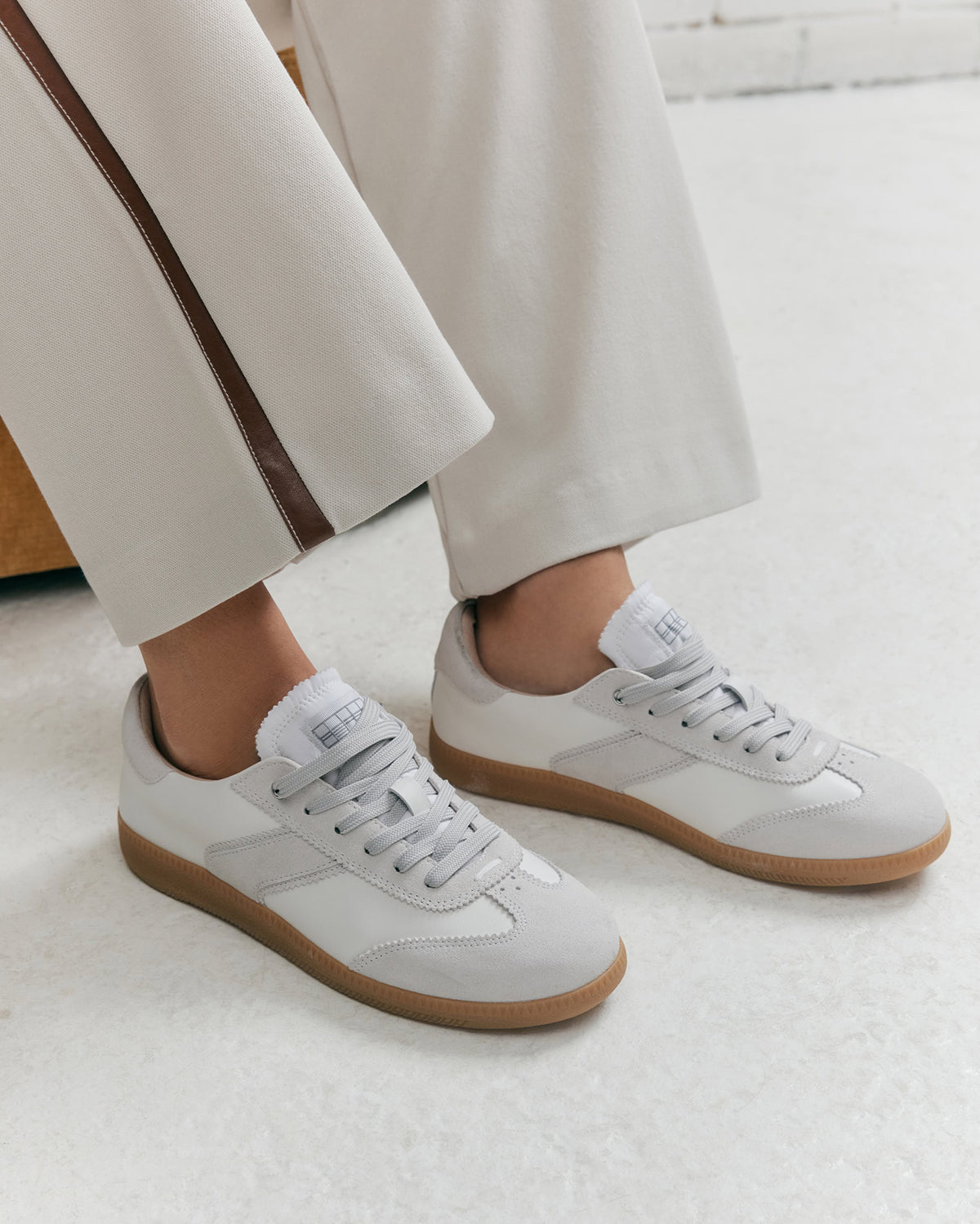 LOLA SNEAKERS WHITE GREY LEATHER