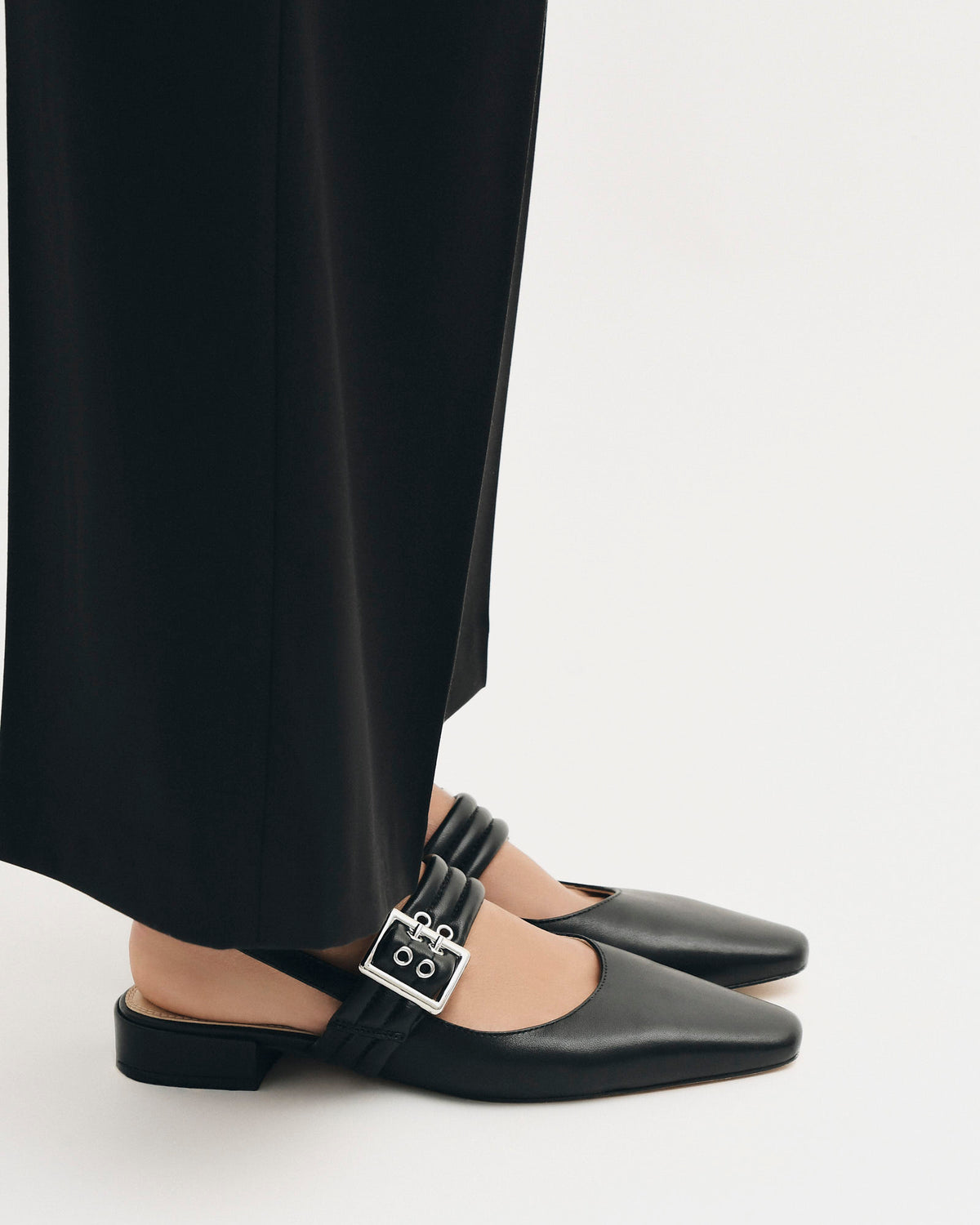 LONDON CASUAL FLATS BLACK LEATHER