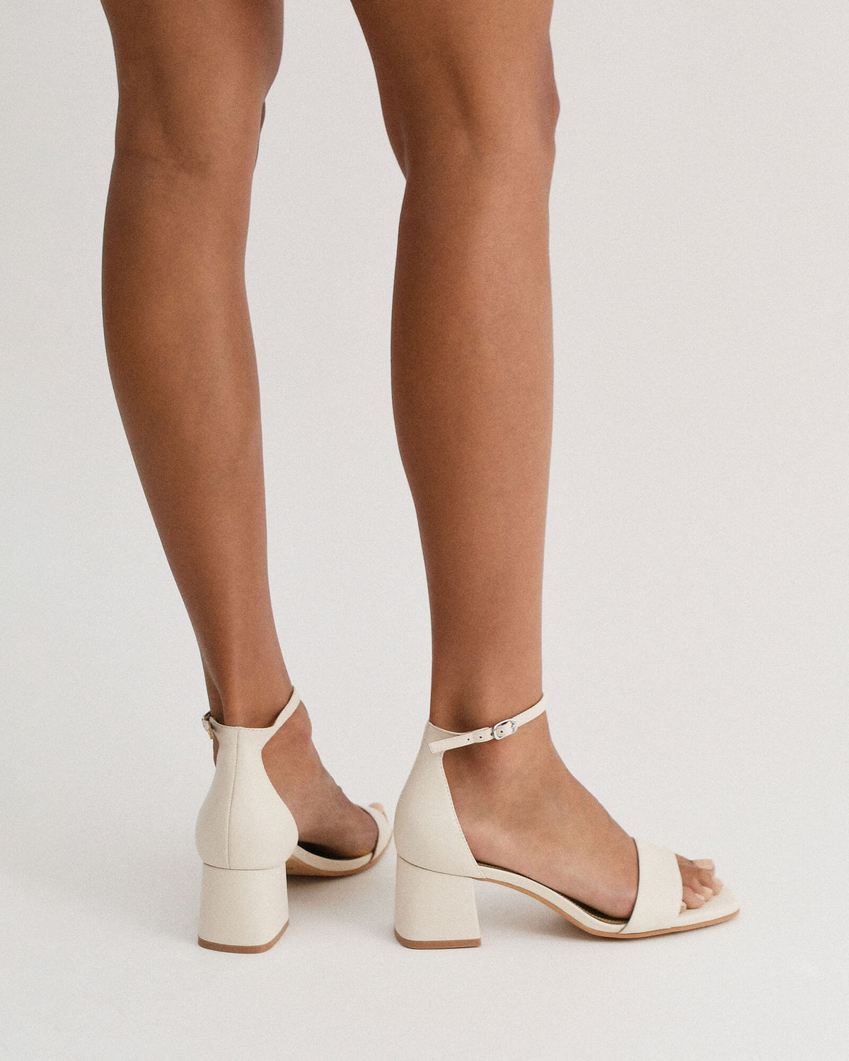 LURA MID HEEL SANDALS OFF WHITE LEATHER