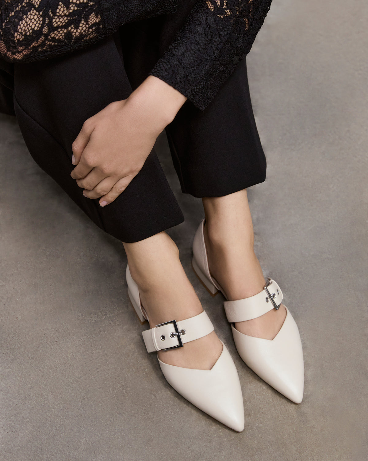 NEELA DRESS FLATS OFF WHITE LEATHER