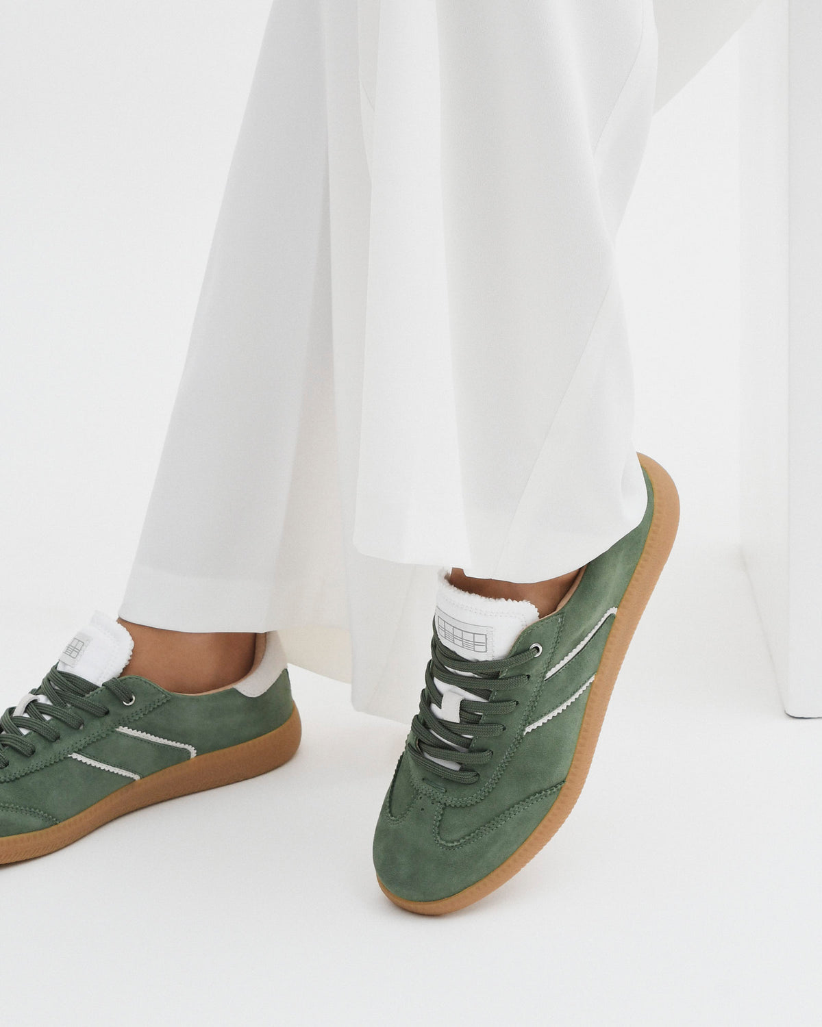 LOLA SNEAKERS PISTACHIO GREEN SUEDE