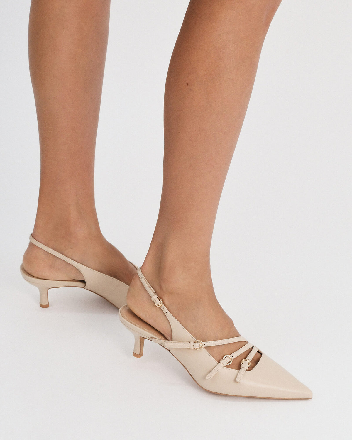 REVOLVE MID HEELS SAND LEATHER