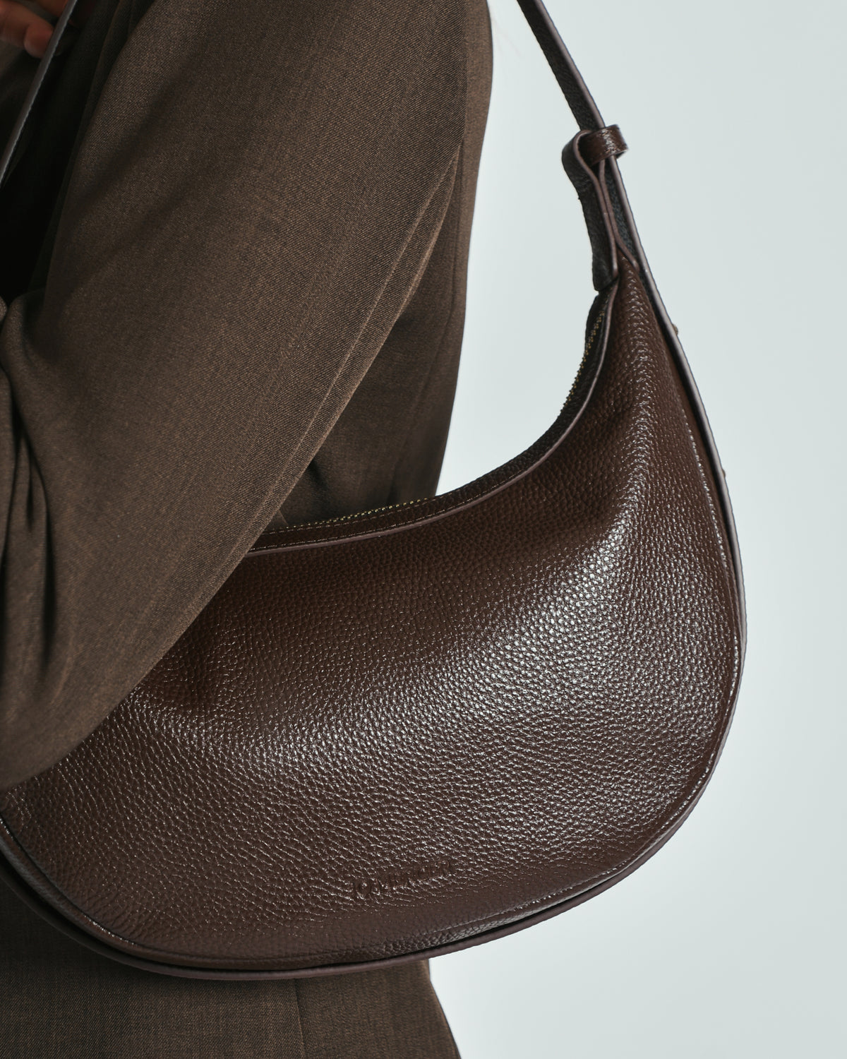TAYA SHOULDER BAG BITTER CHOC LEATHER